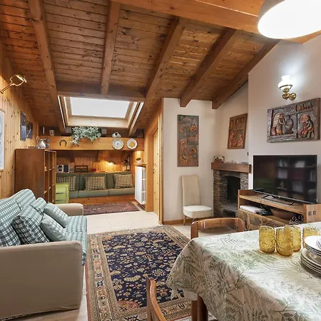 Mansarda Egle Apartment Villa d'Allegno